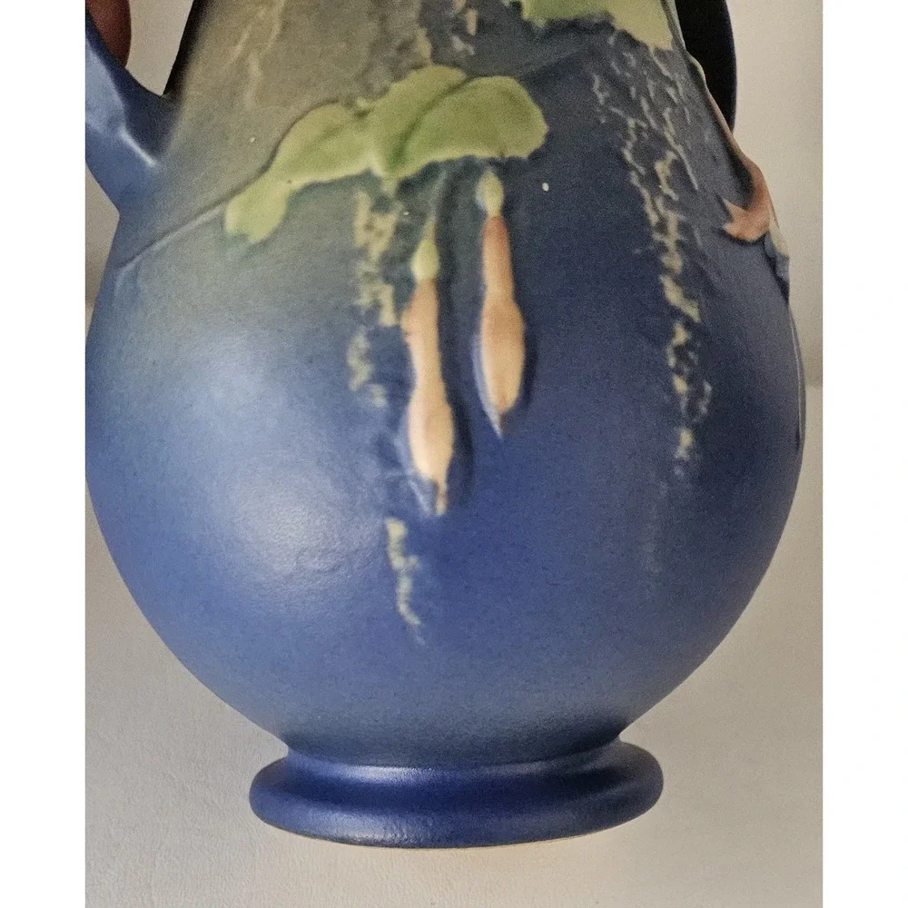 Vintage 1938 Roseville Pottery Fuchsia Blue #895-7